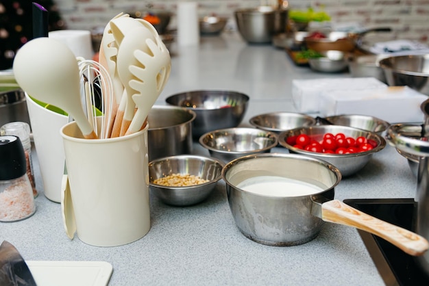 Kuchenny blat z przyborami